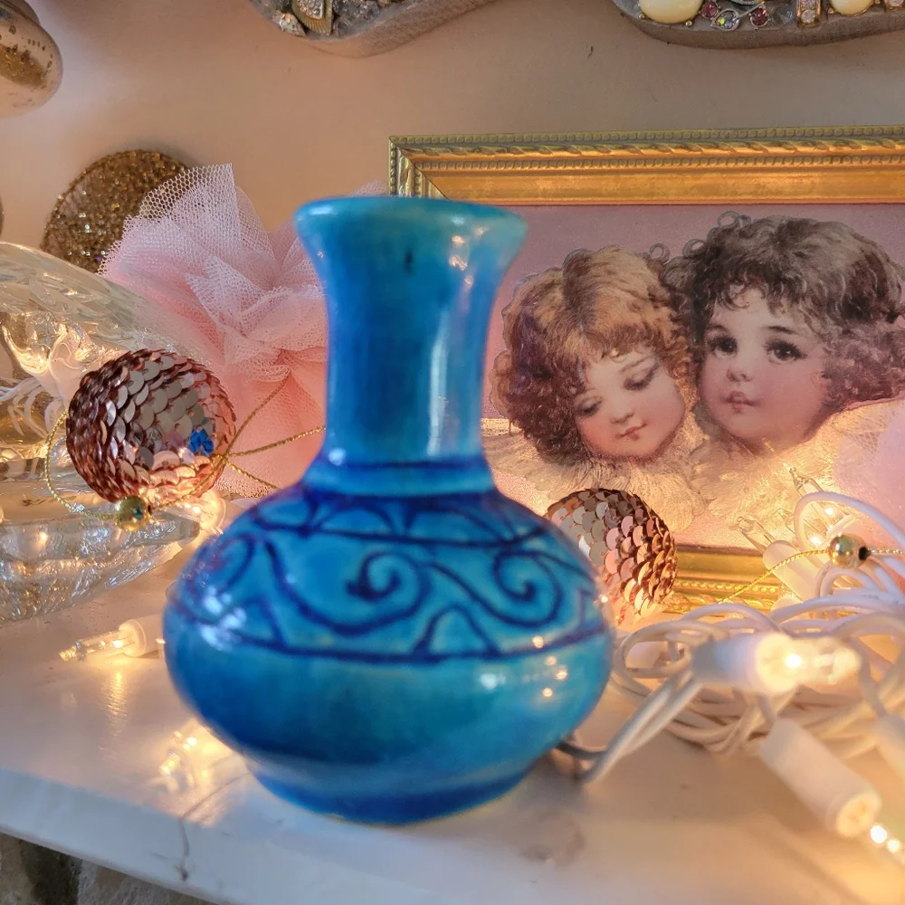 Handcrafted Blue Ceramic Vase ~ Vintage ~ Deep Turquoise Color ~ Pretty!